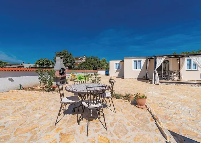 Gorgeous In With Kitchen Prázdninový dům Pakoštane