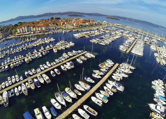 Gorgeous In With Kitchen * 파코스탄