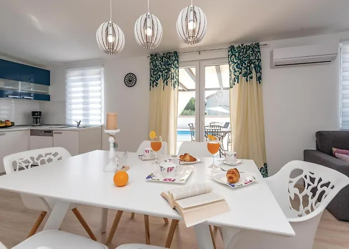 Gorgeous In With Kitchen פאקוסטאן