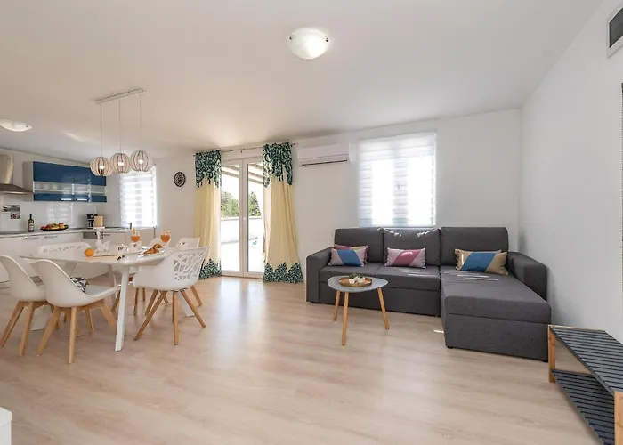 Gorgeous In With Kitchen * פאקוסטאן
