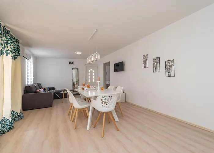 Gorgeous In With Kitchen בית נופש פאקוסטאן